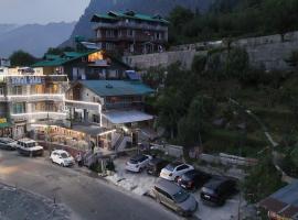 Singh Saab Rooms & Cafe, hotel na praia em Manali