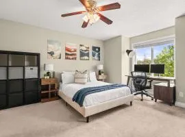 Social Haus Trendy 3BR Townhome in Bridgeland YYC