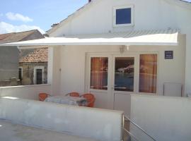 Cvita Apartment, hotel in Betina