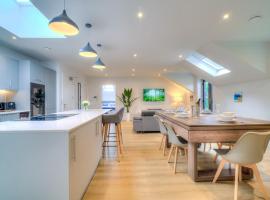 Luxury Penthouse Flat Manchester, hotel in Wythenshawe
