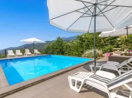 Villa Alternus-apartman Dora