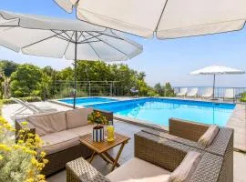 Villa Alternus-apartman Dora