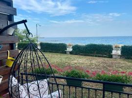 La Veranda Apartment, complex Carpe Diem, Free Parking & Swimignpool，巴爾奇克的高爾夫飯店