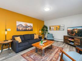 Gorgeous Condo in the Heart of Old Town, hotel v destinaci Fort Collins