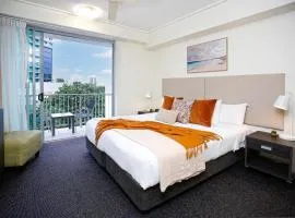 Studio in Heart of Cairns w pool