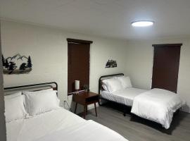 Cookson Resort -Tenkiller Cabin 4, hotel en Cookson