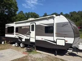 The Revere at Douglas Lake- Camper on the Lake