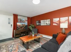 Modern & Chic Condo in the Heart of Old Town