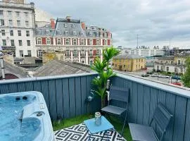 Luxury 2-bed stay, Rooftop Terrace, Hot tub, By Cruise Terminal, Oxford Street