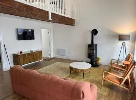 Egan's Bar Apartment
