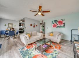 Walk to Dtwn Hilo Island Escape with Pool!, hotel in Hilo