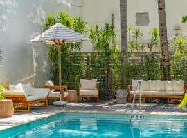 Global Luxury Suites at The Apex Miami