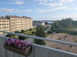 Beautiful apartment with seaview! Top 7th floor Free parking!