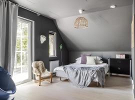 Large and newly built family home in Goteborg, hotel v destinaci Härryda