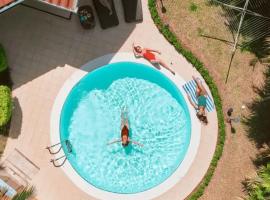 Caribbean Hill Villas, hotel di Cocles