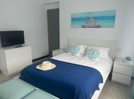 Piso céntrico cerca de la playa Cedeira, Hotel in Cedeira