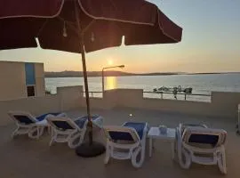 Spacious Bugibba Seafront Villa Free Parking & WiFi