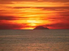 Rutaceae Holiday Home - Vista Mare & Terrazza