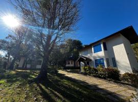 Chalé Igraine, hotel i Camanducaia