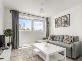 Bright & Modern London Apartment