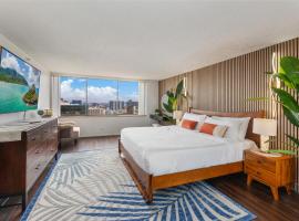 Hawaiian Monarch Penthouse 401 by Hawaii Ocean Club, Hotel in Honolulu