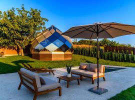 Coco House, hotel em Ledinci