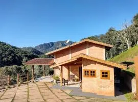 Casa em Santo A do Pinhal, vizinha à Campos do Jordão