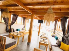 Moonlight Surf Hostel, hotel a Taghazout