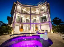 400ft to Beach, Ocean View, Pool, Rooftop, in the Siesta Key Village, 6-bdr