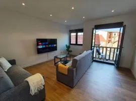 Amplio Apartamento nuevo en el centro de Muxía - Balcón - Cama King Size - TV 65pulgadas