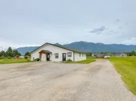 23 Mi to Glacier Natl Park Mtn-View Gem with Patio