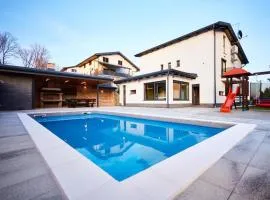Family friendly house with a swimming pool Karlovac - 22371