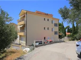 Apartments by the sea Tucepi, Makarska - 24643