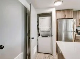 Convenient 2BR Apt with Parking Near Downtown SLC