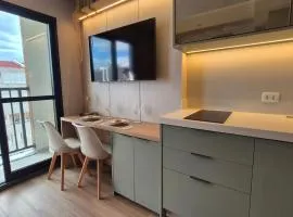 IBZ2108 - Studio Luxuoso no Centro de Curitiba