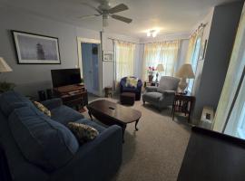 Mullein Hill Cottage, hotel in Somesville