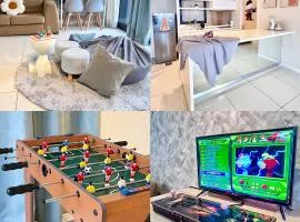 Gathering 13-15pax Kids Friendly Near to SunwayPyramid 3R3B Soccer Table, Game Console, 5G WiFi Android Projector, Board Games 华人房东