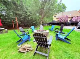 Bethel Escape Hot Tub 4 beds Game Room and Fire pit Fully Stocked Kitchen