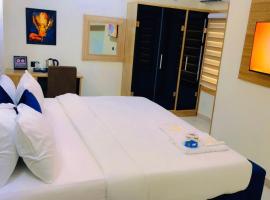 Triple J Universal Hotel and Suites、アサバの格安ホテル