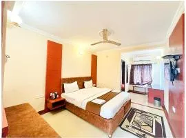 Hotel SB INN Near Jagannath Temple & Sea Beach -Free Wi-Fi- Restaurant & Free Parking Facilities # All Room Attached Balcony with Fully Air Conditioned # Best Luxuary Hotel