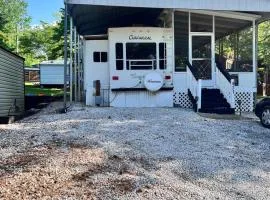 Lake Hartwell- Glamping - Turtle Cove