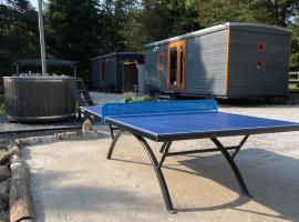 Maringotky Šumava, khu glamping ở Sušice