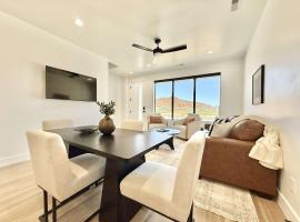 Modern Luxury Townhome near Zion and Bryce Canyon, hotel i Kanab