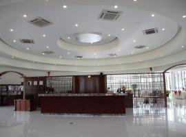 Forever Green Resort，位于Ấp Nhứt (1)的带热水浴缸的酒店