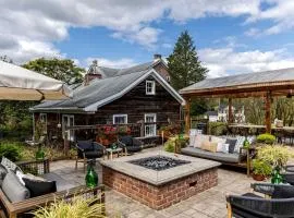 Thoughtfully Design Cottage with Breathtaking Indoor and Outdoor in Maryland