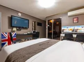 Hotel Nyxfox