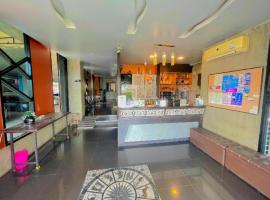 Loft Living Hotel Khonkaen, ξενοδοχείο σε Ban Nong Waeng