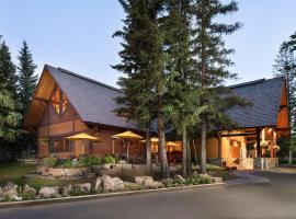 Buffalo Mountain Lodge, מלון בבאנף