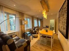 Huswell Artsy Family Apartment in City Center