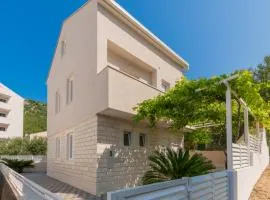 Holiday Home VIKK in Makarska by Villas Guide